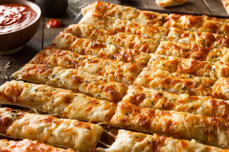 Сырные палочки с чесноком