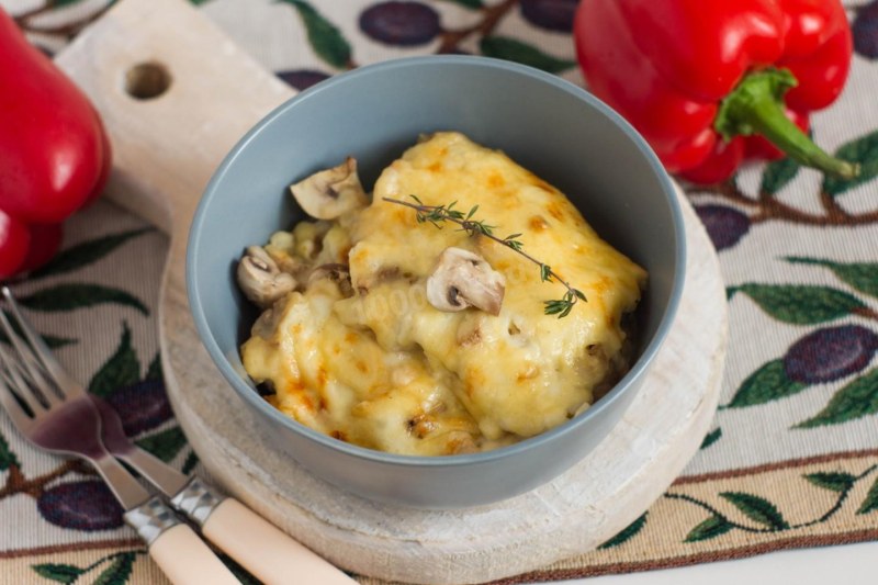 Жульен с курицей и грибами в духовке