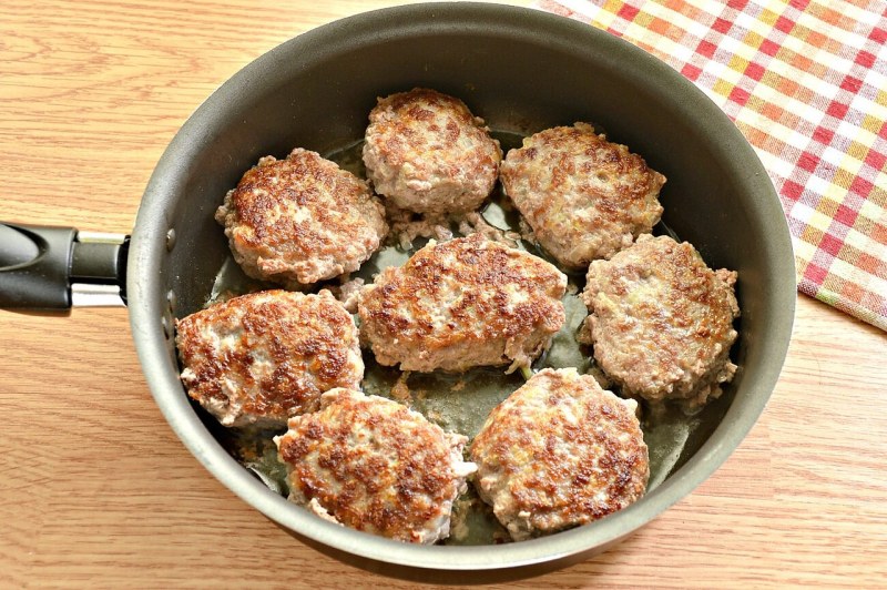 Куриные котлеты с зеленью