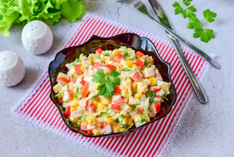 Салат из крабовых палочек и лимона