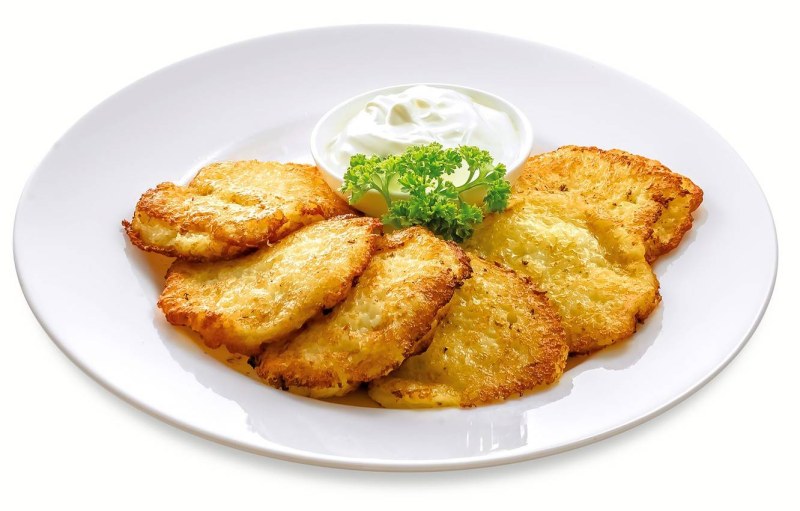 Драники картофельные со сметаной