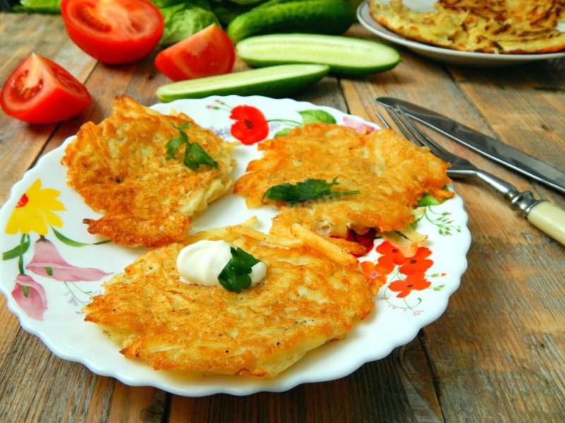 Картофельные драники с луком