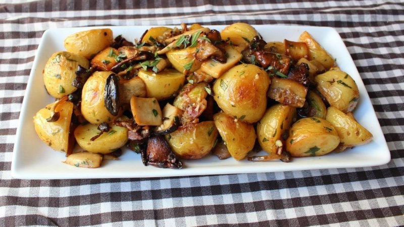 Жареная картошка с грибами