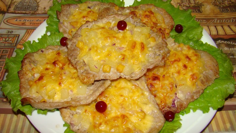 Свинина с ананасами
