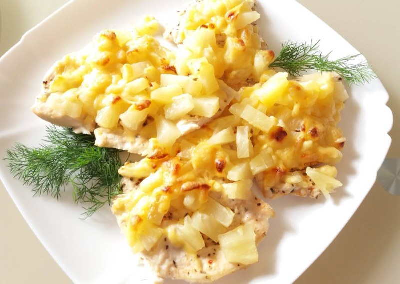 Грудка индейки с ананасом