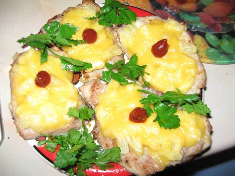 Куриная грудка с ананасами