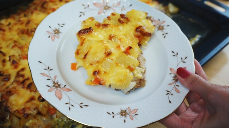Курица с ананасами