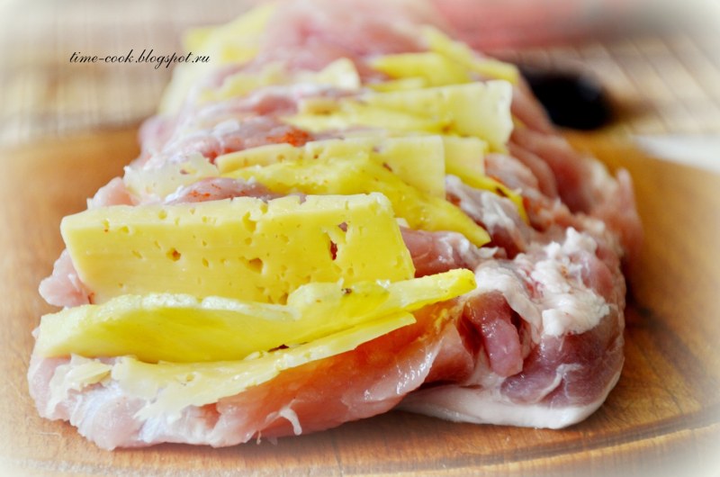 Мясо с ананасами