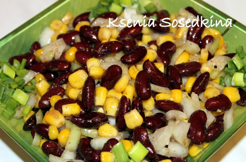 Салат с фасолью и кукурузой