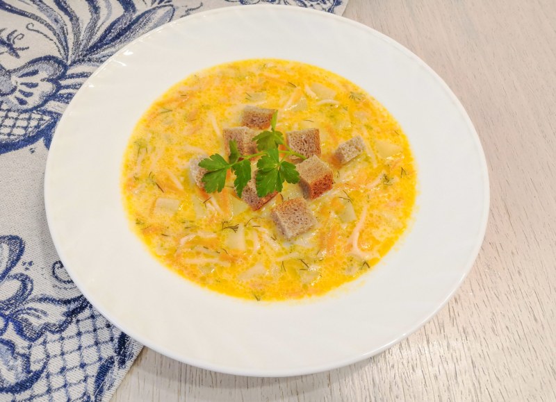 Куриный суп с вермишелью и сыром