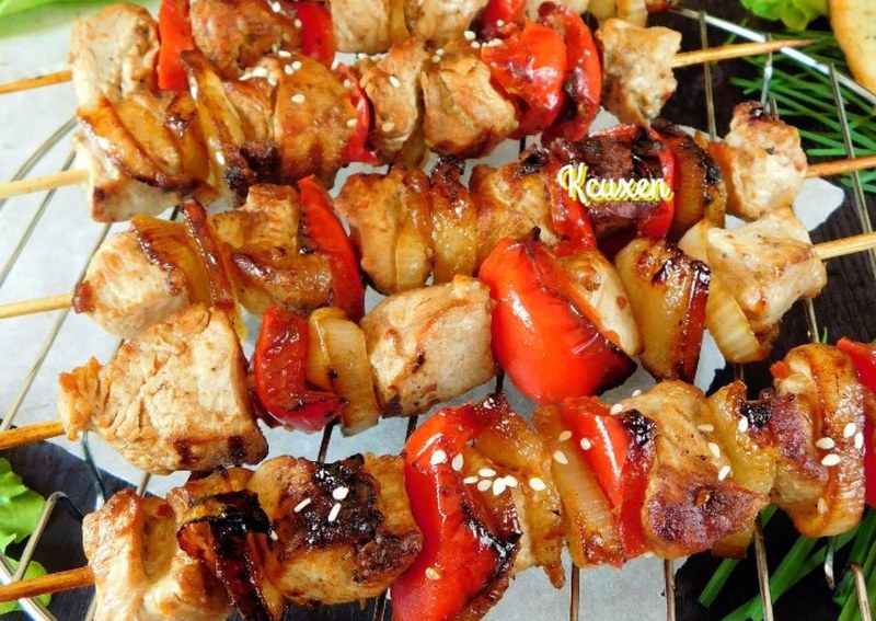 Шашлык на шпажках мяснов
