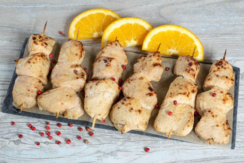 Мини шашлычки на шпажках