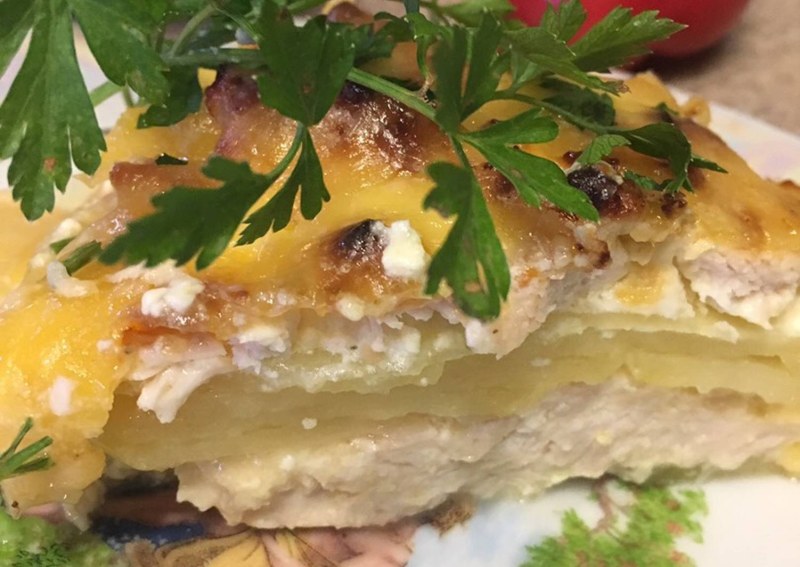 Картофельная запеканка с филе курицы