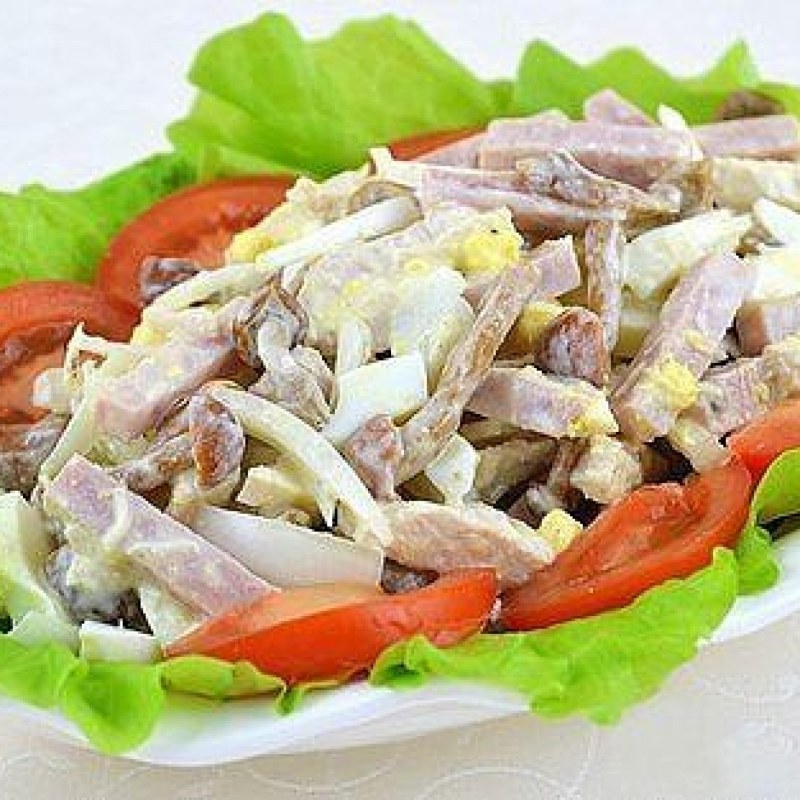 Салат с ветчиной и огурцом