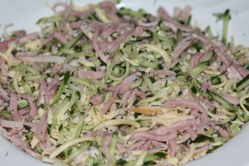 Салат Парижель с копченой курицей