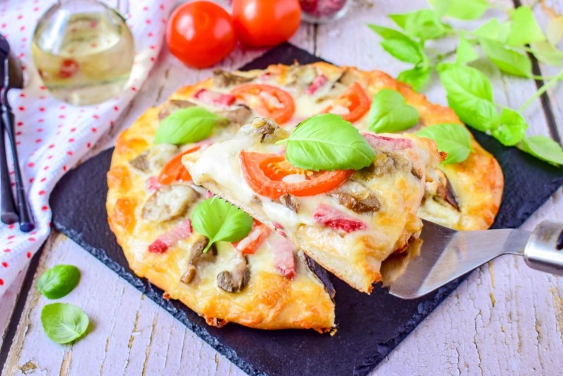 Пицца с маслинами