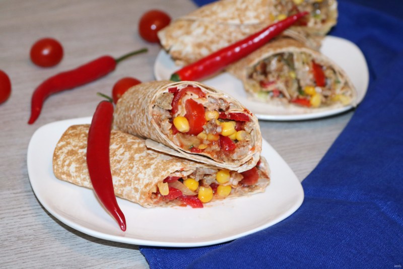 Мясной рулет с мексиканской смесью
