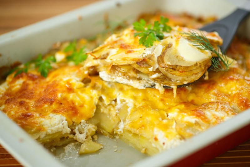 Картофель запечённый в духовке с сыром