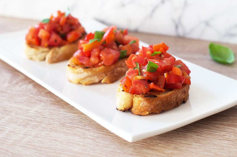 Брускетта с песто из вяленых томатов (Bruschetta with Sun-dried Tomato Pesto) 150 ₽