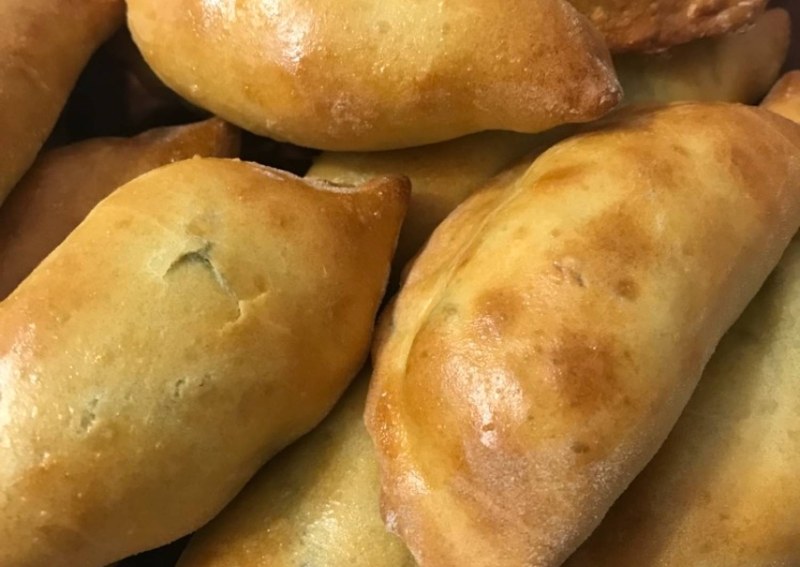 Открытый пирог с яблоками