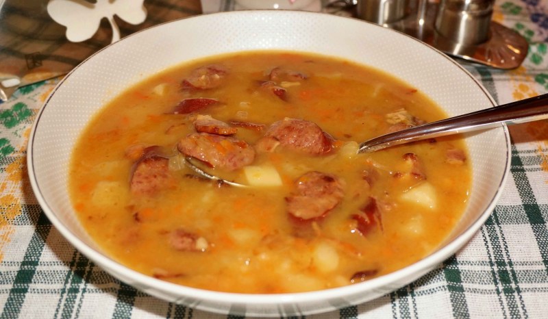 Сырный суп с охотничьими колбасками
