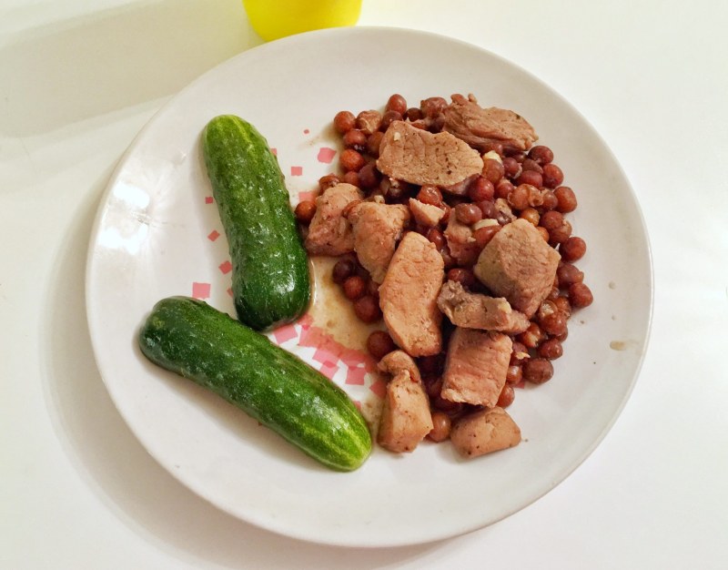 Серый горох с мясом