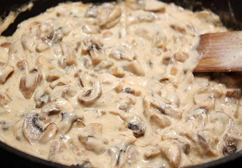 Салат с курицей и грибами