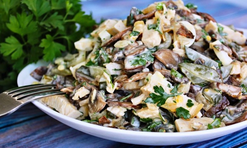 Обжаренный кубик баклажана