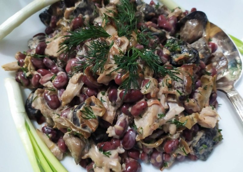 Салат с шампиньонами и картошкой