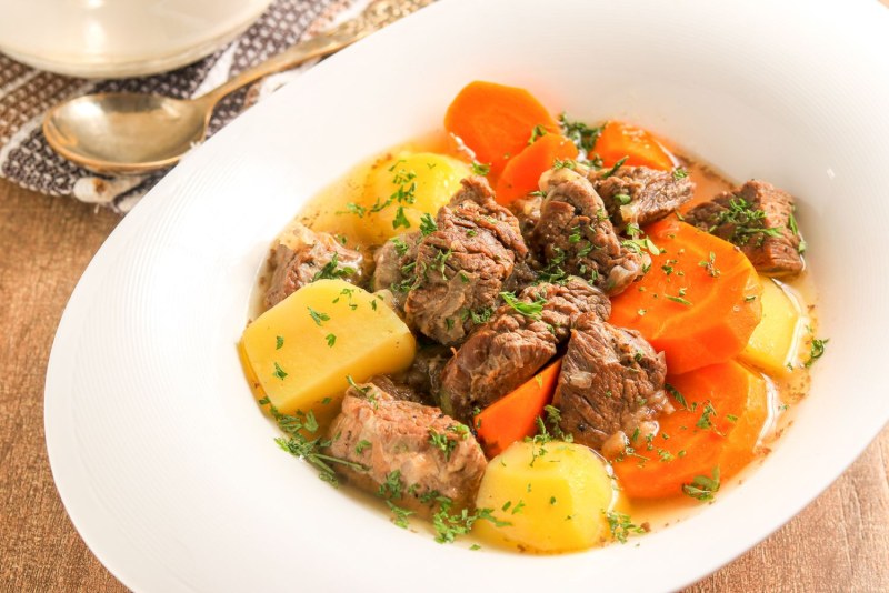 Рагу из индейки с шампиньонами