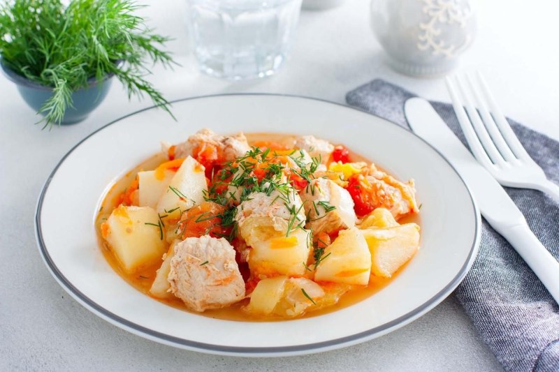 Рагу из индейки с овощами и картофелем
