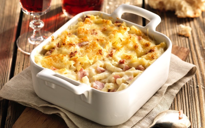 Запеканка из макарон с фаршем и сыром