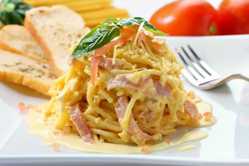 Картофельная запеканка с соусом бешамель