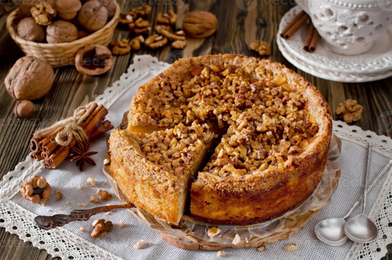Открытый пирог с грецкими орехами