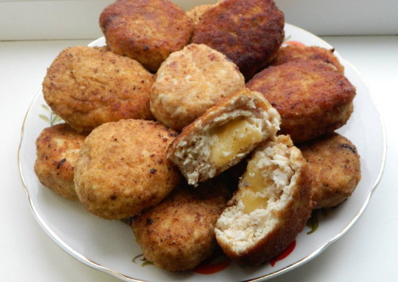 Куриные котлеты с сыром