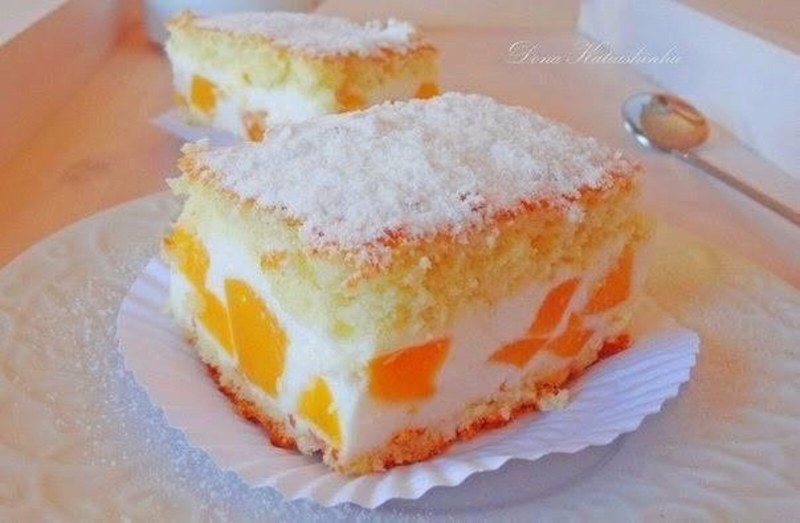 Торт с персиками и творожным кремом