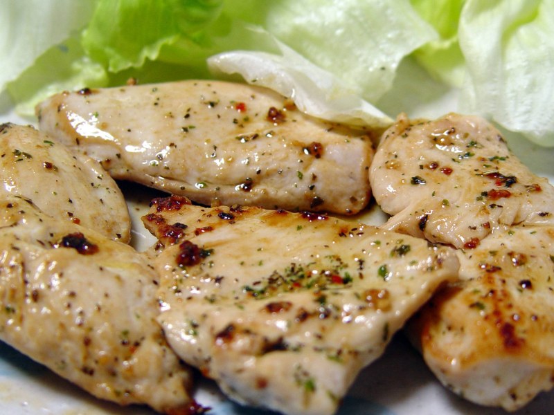 Тушеная куриная грудка