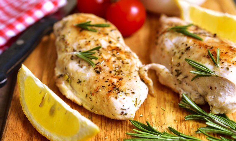 Куриные бёдрышки в сметанном соусе