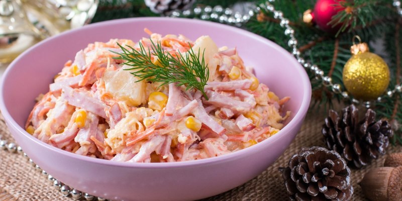 Салат с ананасом и ветчиной