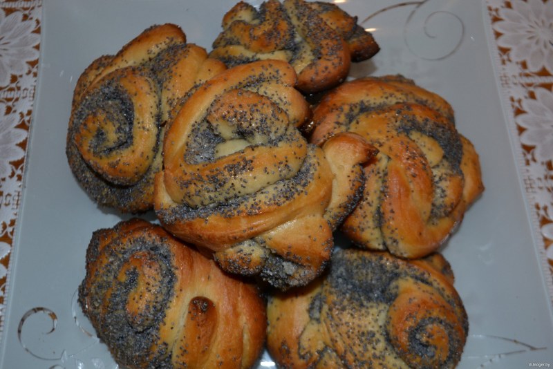 Булочка с маком
