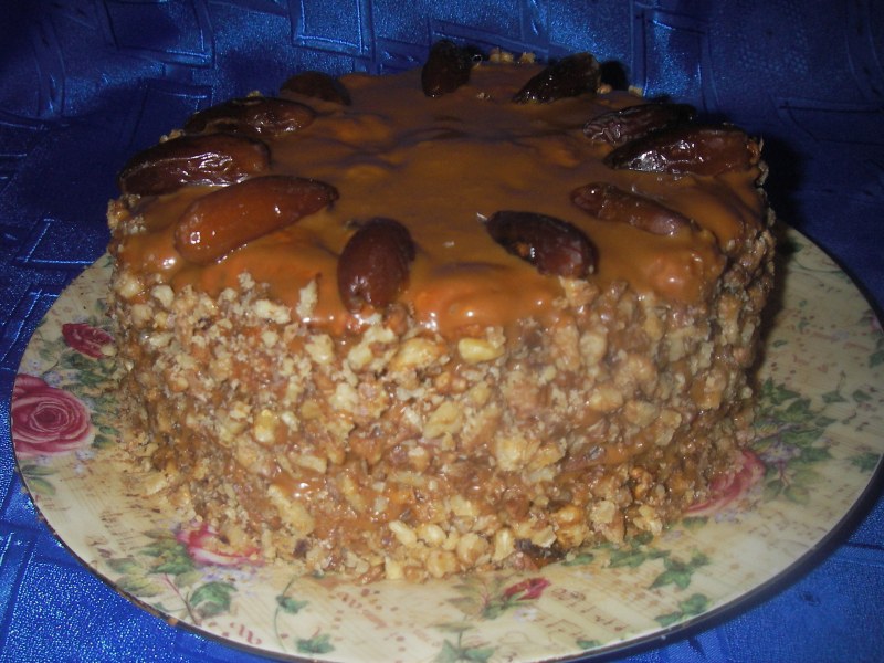 Морковный торт с грецкими орехами