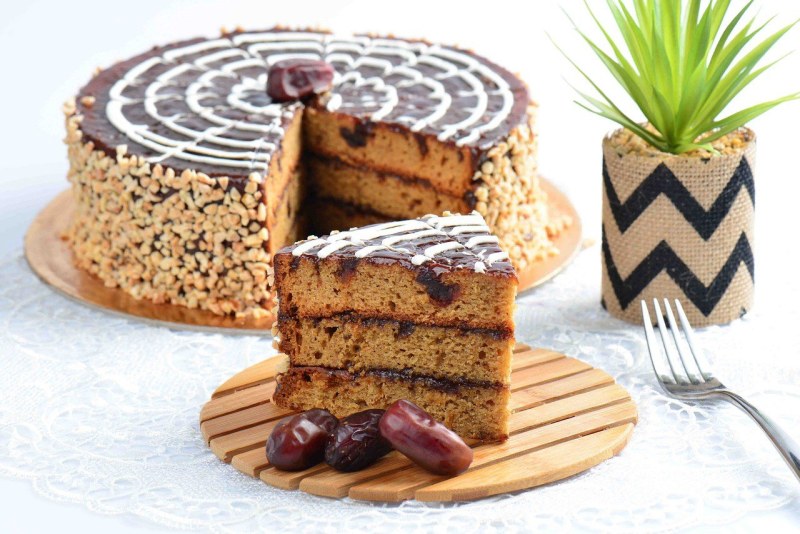 Торт с грецкими орехами и сгущенкой