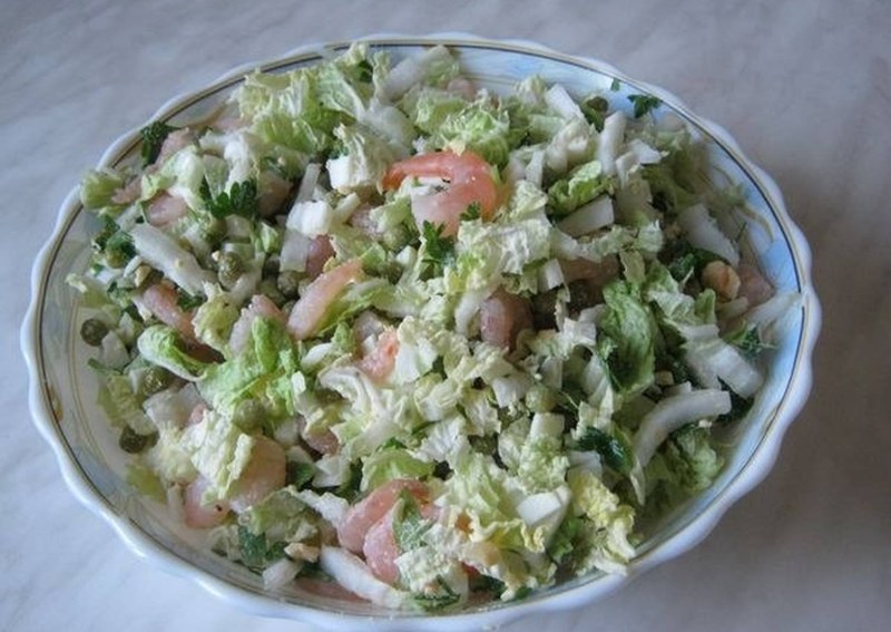 Салат из пекинской капусты с креветками
