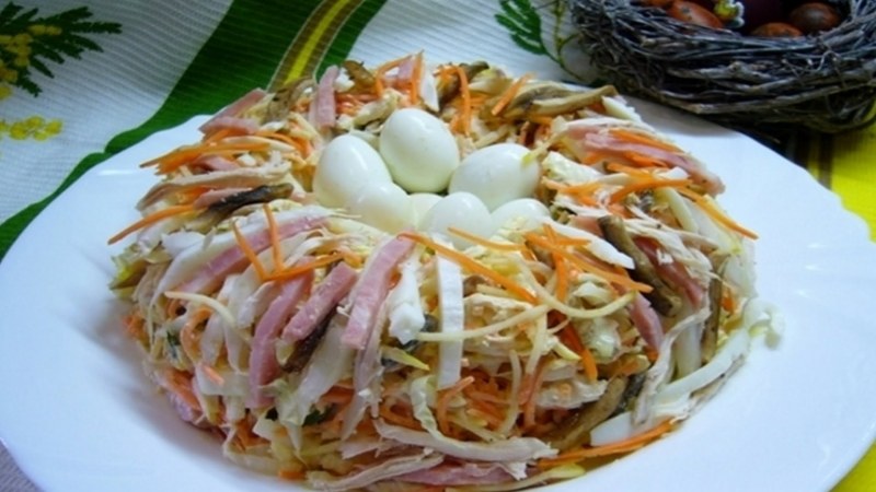 Сорочье гнездо салат