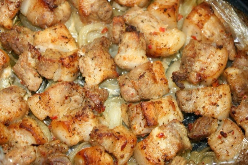 Куриные шашлычки на шпажках