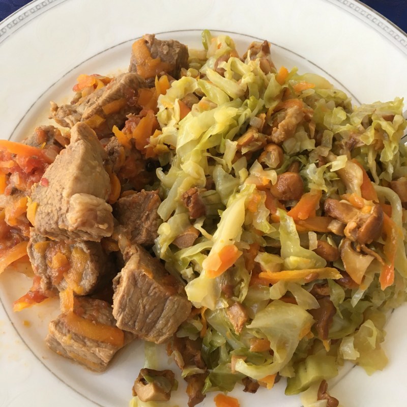 Щи с лисичками и свежей капустой