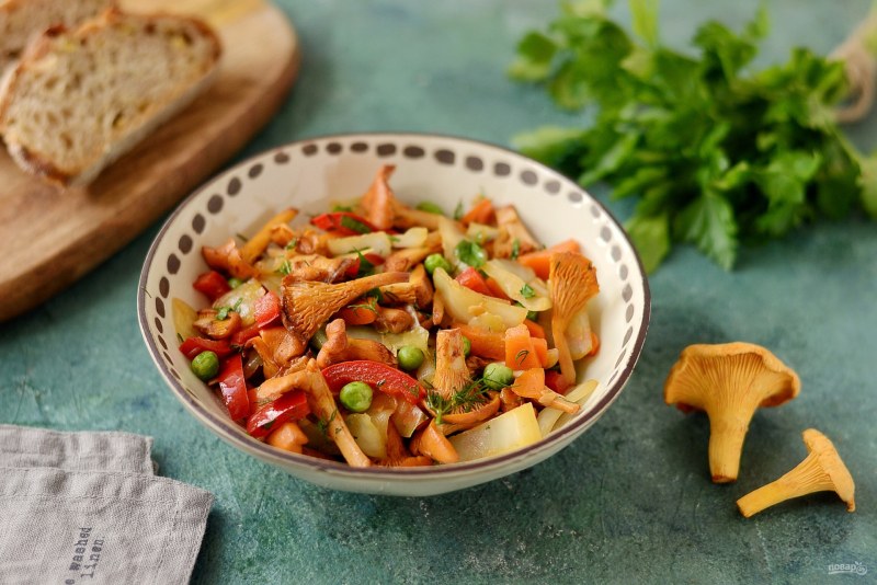Тушеная капуста с шампиньонами