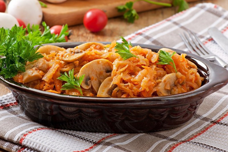 Отварной картофель с грибами