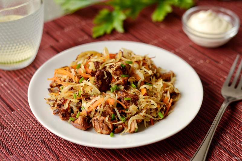 Солянка с лисичками
