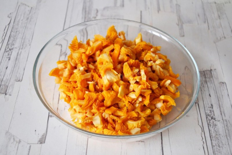Пироги с лисичками и картошкой